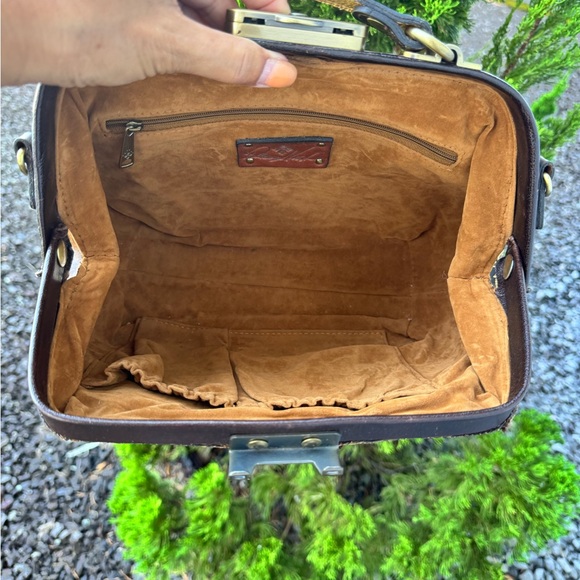 Patricia Nash Vintage Tooled Leather Doctor Bag Burnished Floral Frame Satchel - Picture 11 of 13